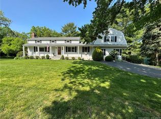 1207 Melville Ave, Fairfield, CT 06825