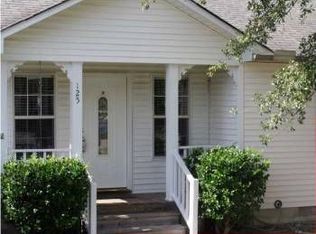 125 Round Table Ln, Goose Creek, SC 29445