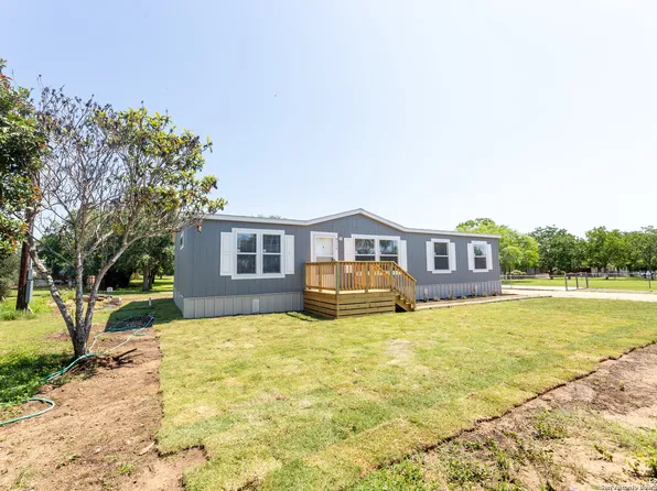 9115 REAL RD, San Antonio, TX 78263