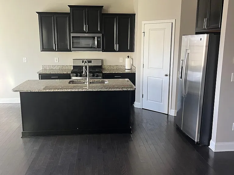 897 Whittington Pkwy SW — Photo 2