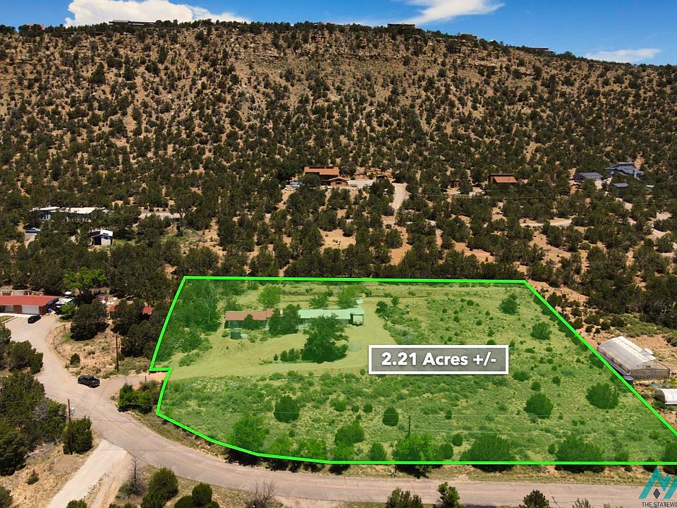 2nd image of 121 Rincon Loop Rd