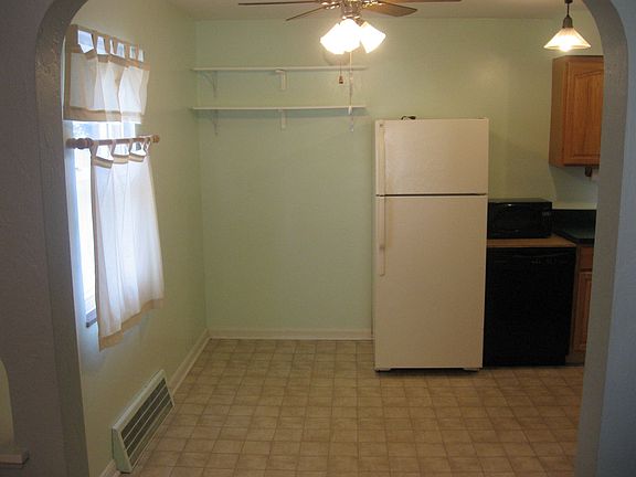 4th image of 20830 Priday Ave