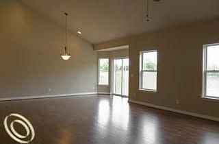 4th image of 54205 Villagewood Dr