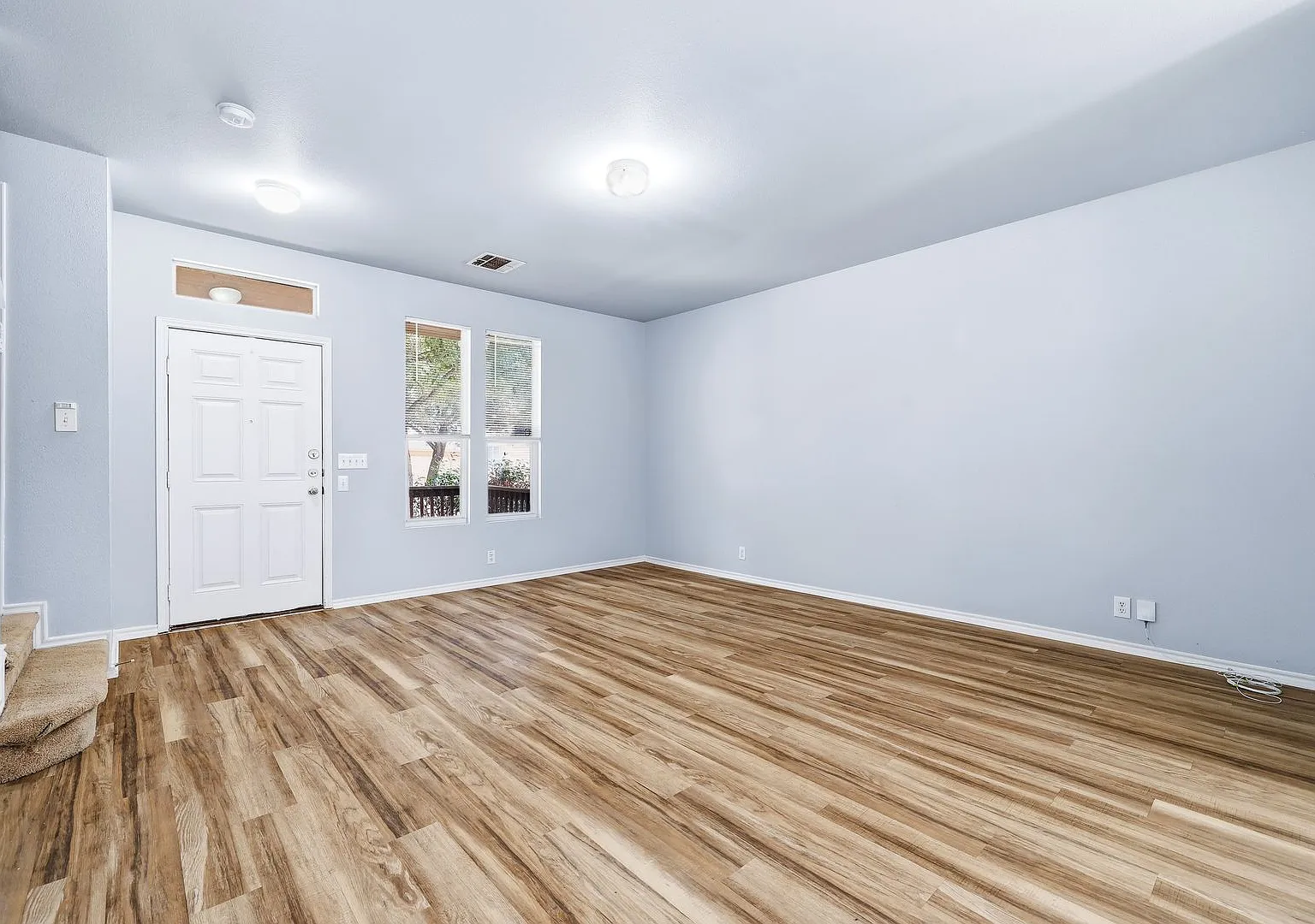 Move-In Special: Two Weeks Free Townhome With Dual Primary Suites: Contemporary Living Near Texas... — Photo 3
