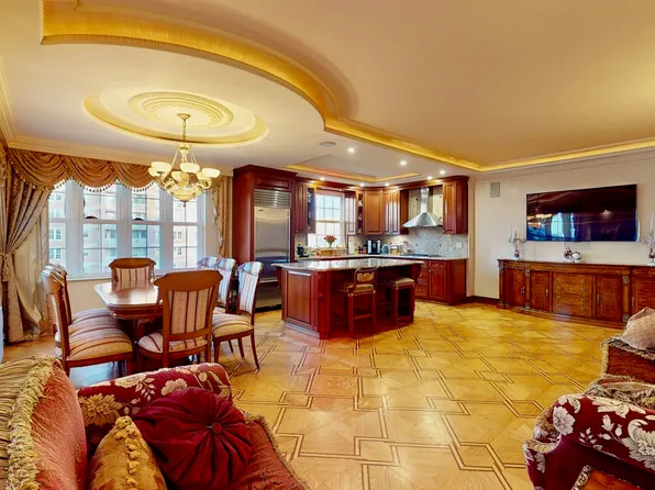 120 Oceana Drive West image 9 of 37