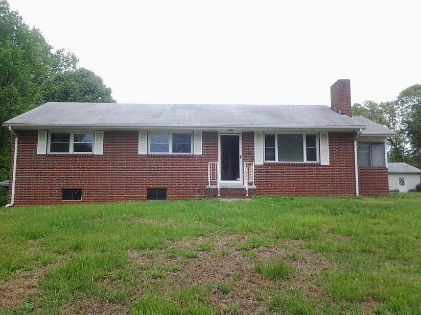 2nd image of 700 Hudson Rd