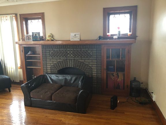 5th image of 3912 Congress St