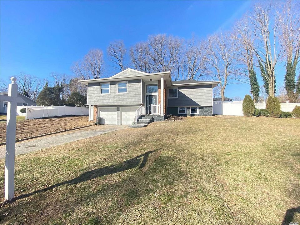 1st image of 32 N Suffolk Dr