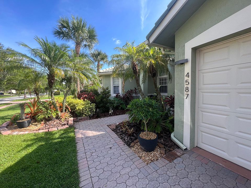 2nd image of 4587 SW La Paloma Dr