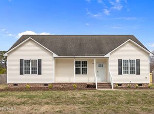 3215 Mobleys Bridge Rd, Grimesland, NC 27837