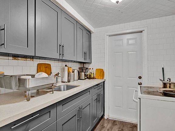 2nd image of 7630 Byron Ave APT 1