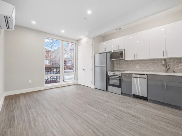 322 East 32nd Street 1A image 2 of 7