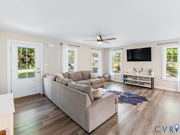 3rd image of 20453 Mitchell Ave