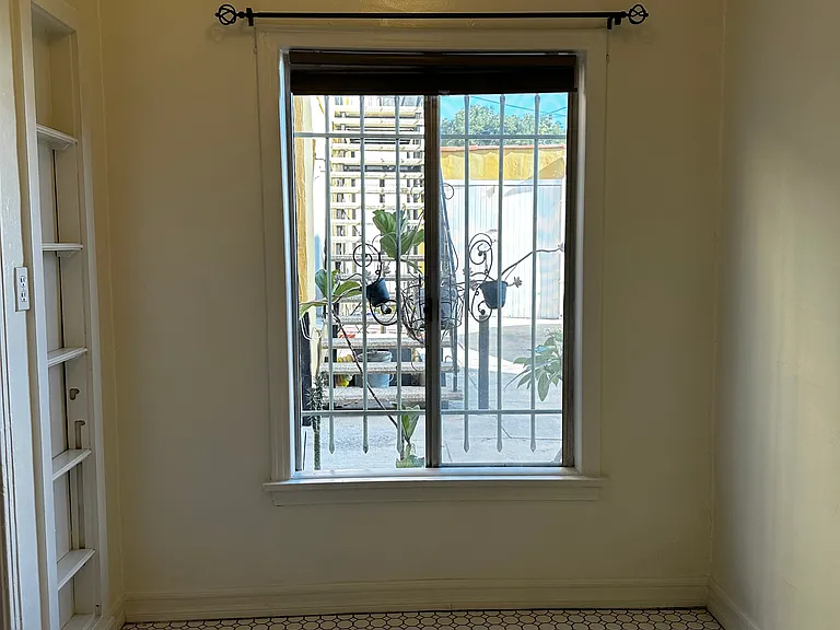 314 N Curson Ave #104 — Photo 7