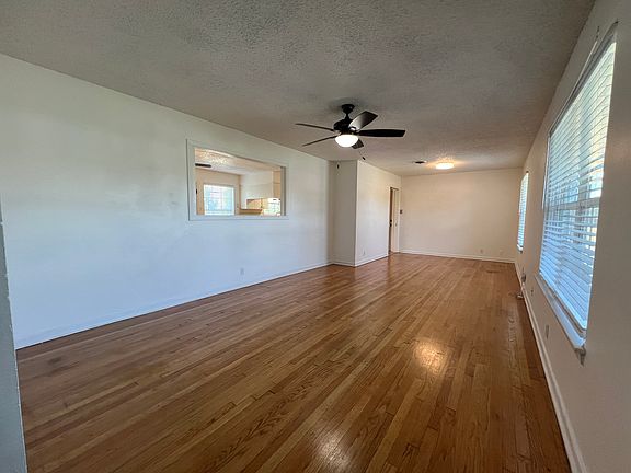 2nd image of 306 Stockton Dr