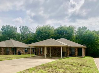 411 Rockcrest Dr, Cleburne, TX 76033