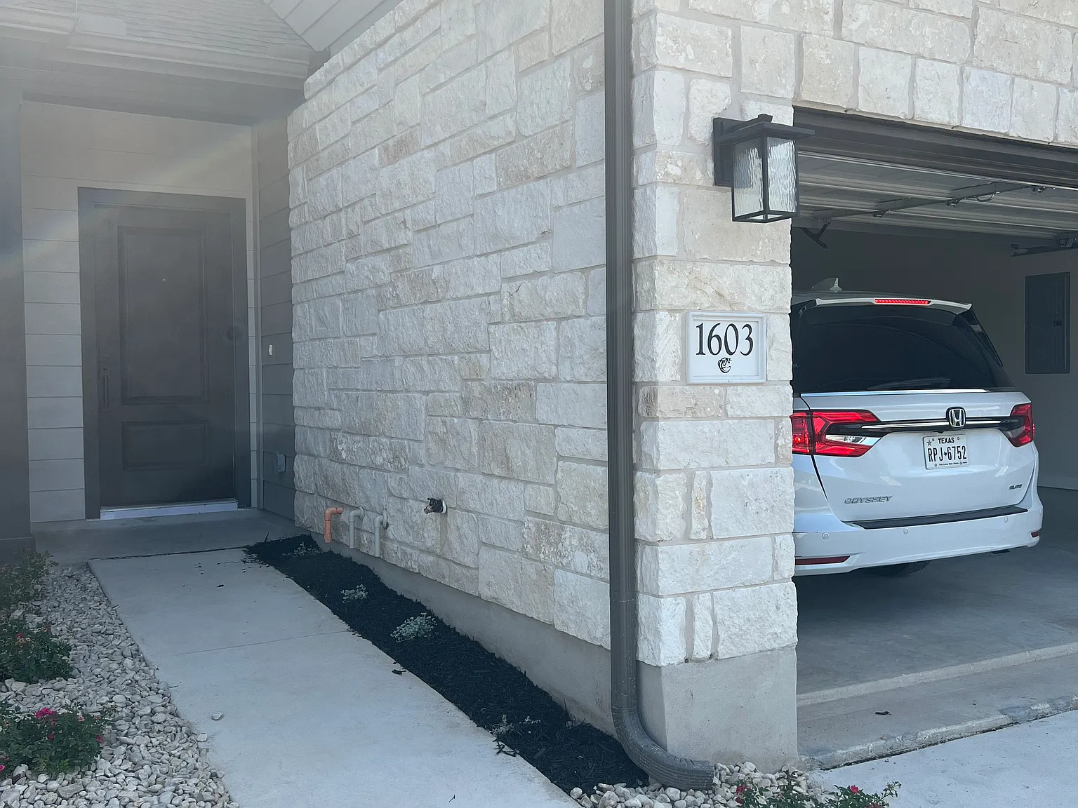 2500 Forest Creek Dr — Photo 2