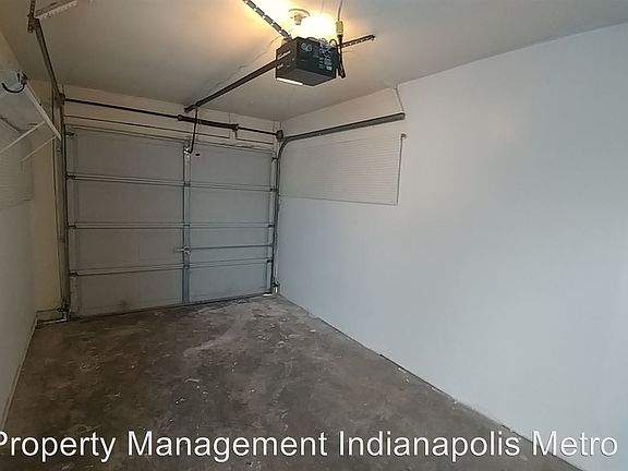 3rd image of 4935 Oakbrook Ct