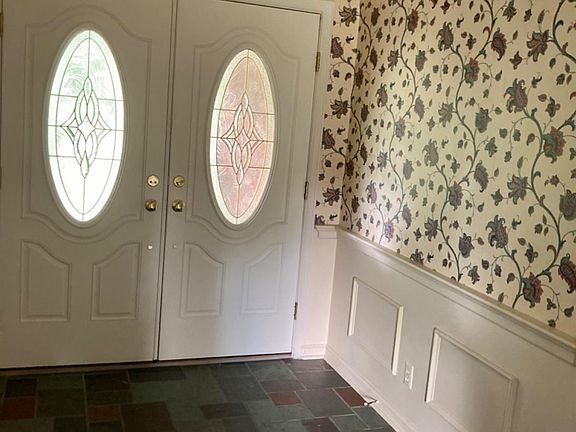 4th image of 3058 Stuart Dr
