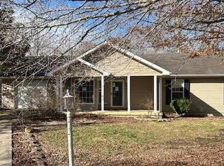 70 White Oak Dr, Whitley City, KY 42653