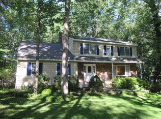 61 Nestlingwood Dr, Long Valley, NJ 07853