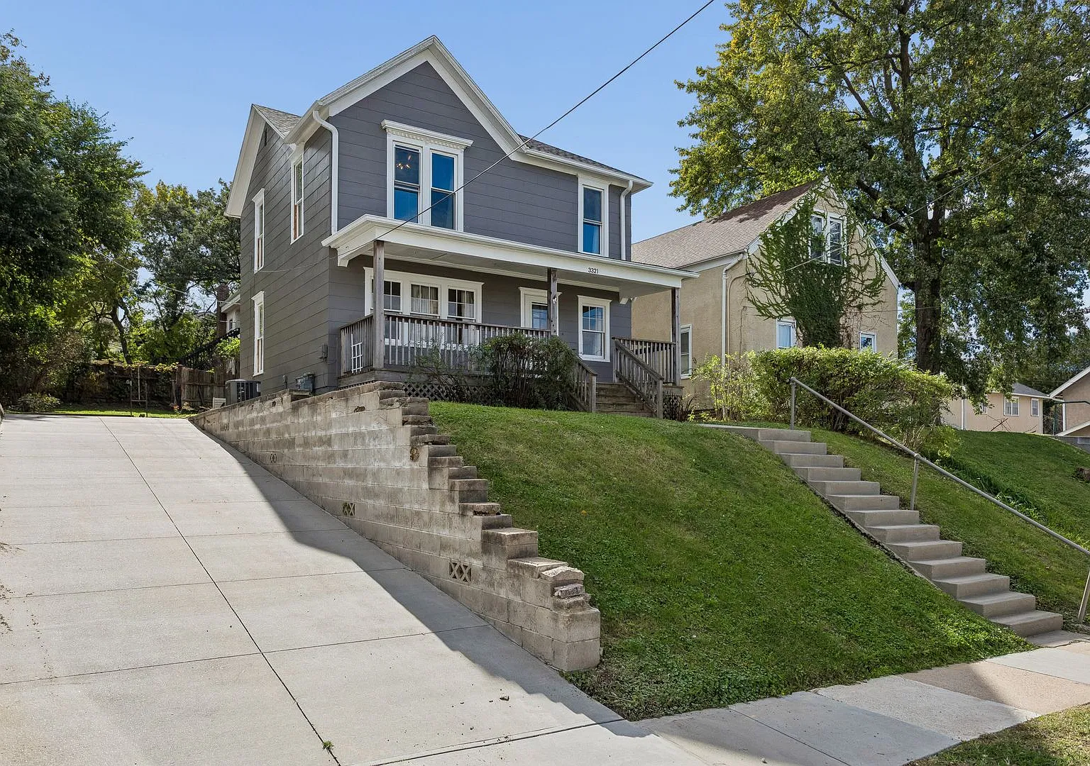 Renovated Midtown Home | 5 Bed, 2 Bath | Hardwoods, Central Air, W/D Included — Photo 2