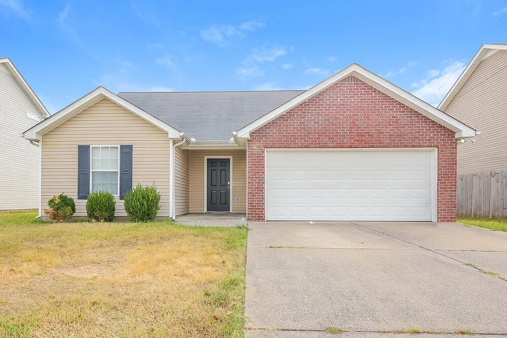 3 bed, 2.0 bath, 1380 sqft, $1,865 — Photo 1