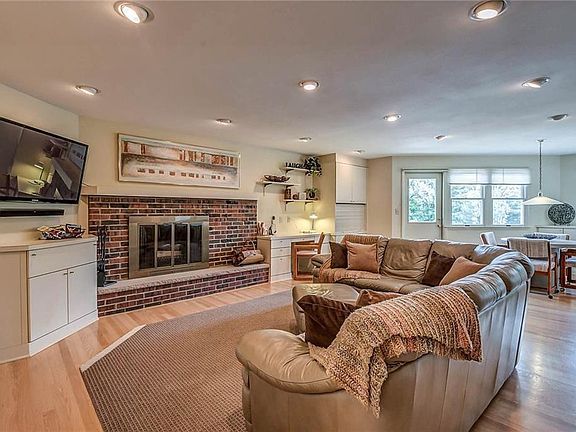 4th image of 5188 Fairlawn Dr