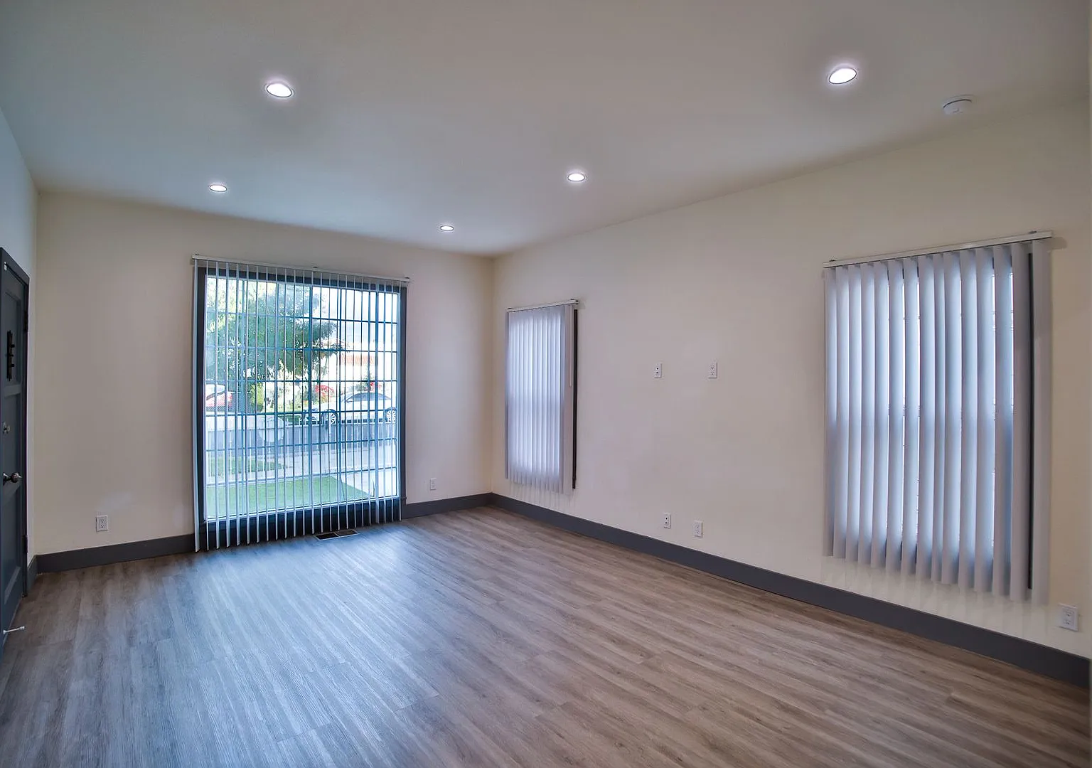Virginia Apartments — Photo 4