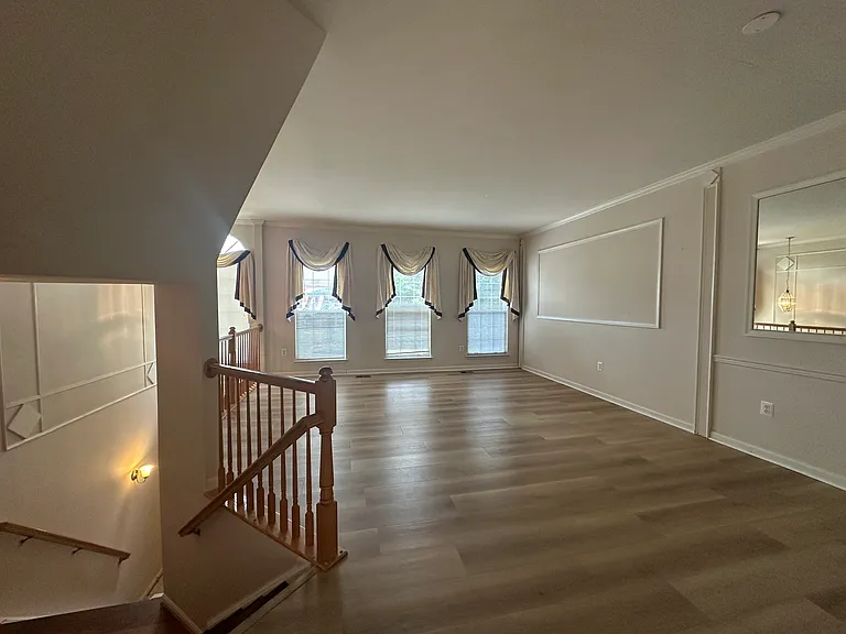 8359 Regal Oak Ct — Photo 4