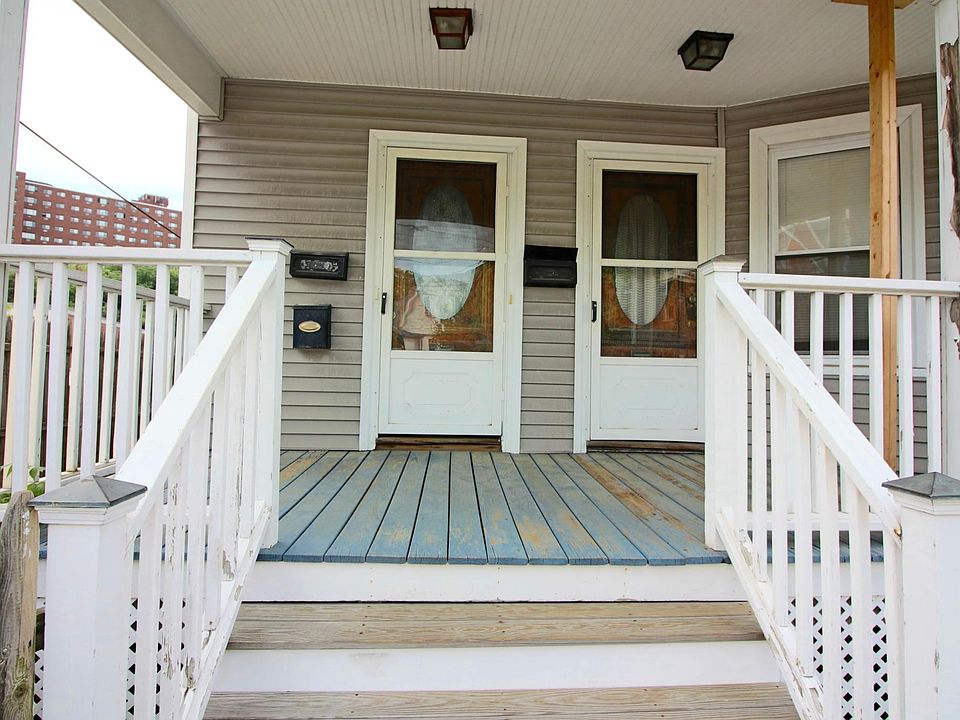 1st image of 420 Essex St #1