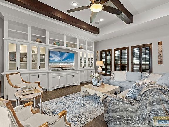 3rd image of 125 Lantana Ln