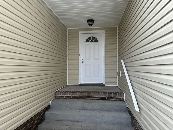 3rd image of 433 Piney Dr