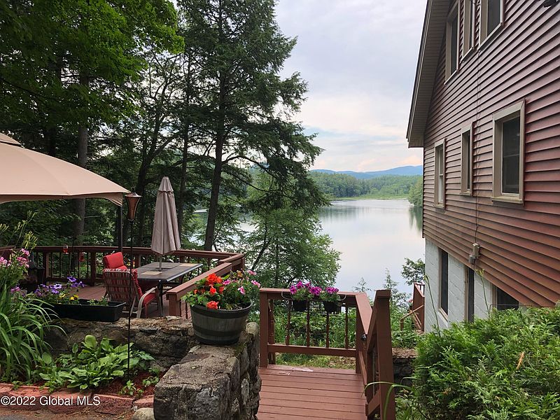 4th image of 15 Lake Shore Road