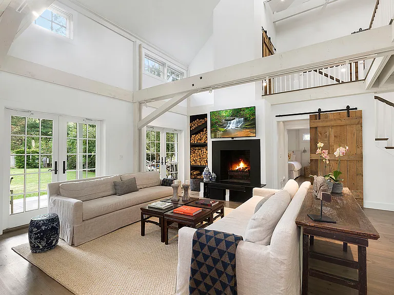 4 Lee Ln — Photo 1