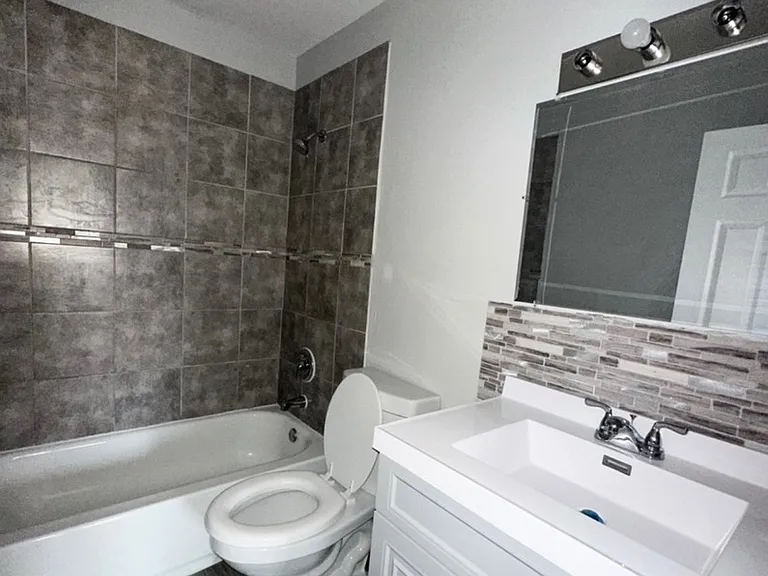 711 Driftwood Ct — Photo 8