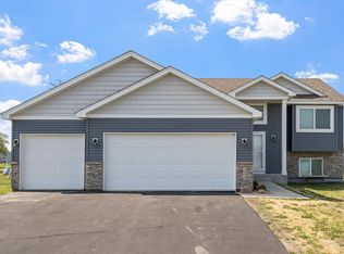 1006 Mulberry Ave NE, Montgomery, MN 56069