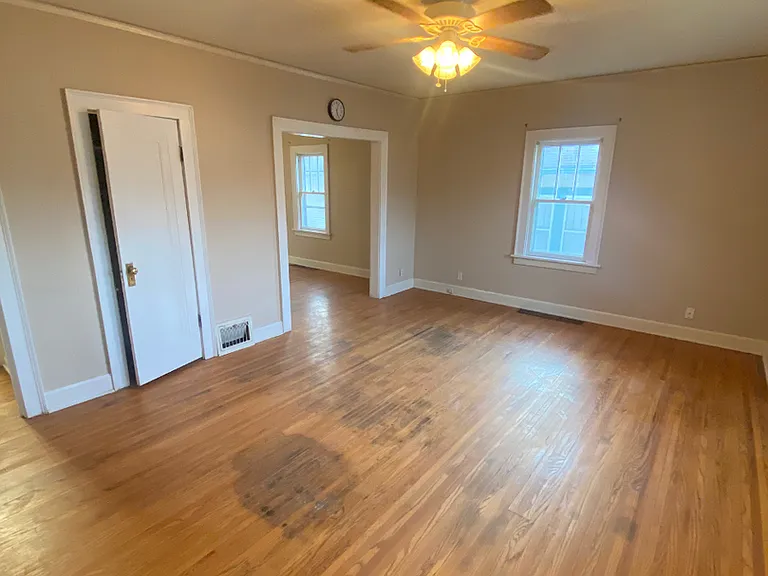 4525 Hillside St — Photo 2