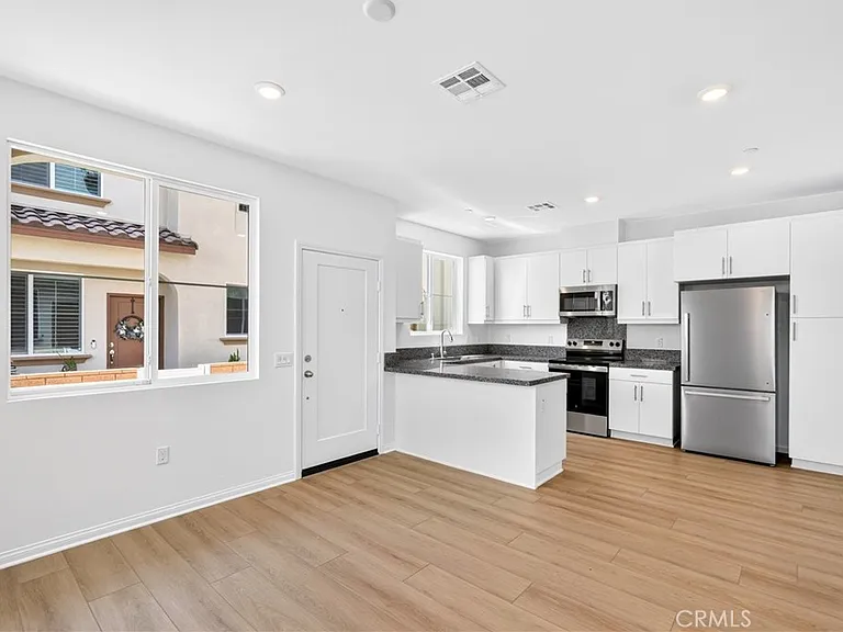 26901 Millerton St — Photo 8