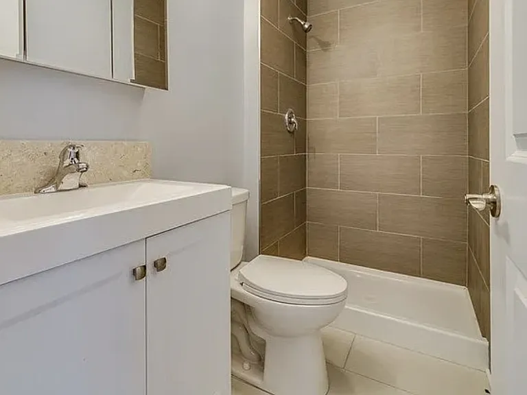 2819 E 76th St #HOUSE — Photo 5