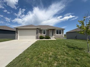 705 Poplar Cir, Belton, MO 64012