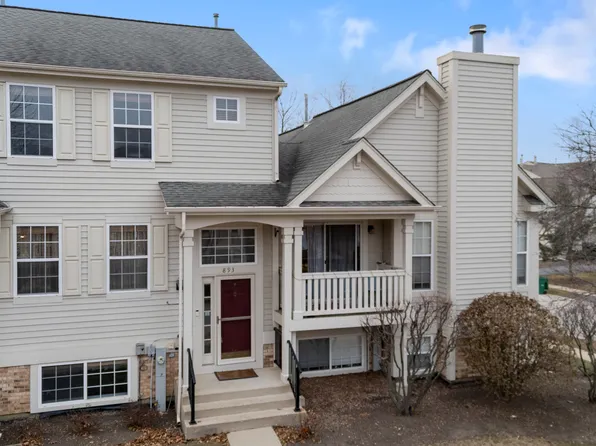 893 Essex Cir, Grayslake, IL 60030