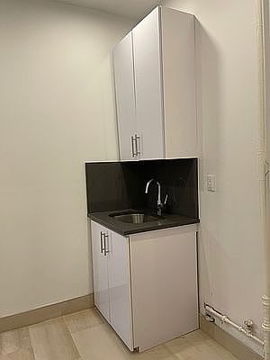 5th image of 9 Stanton St #4DB