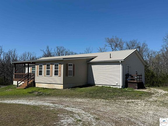2nd image of 21853 Holiday Ln
