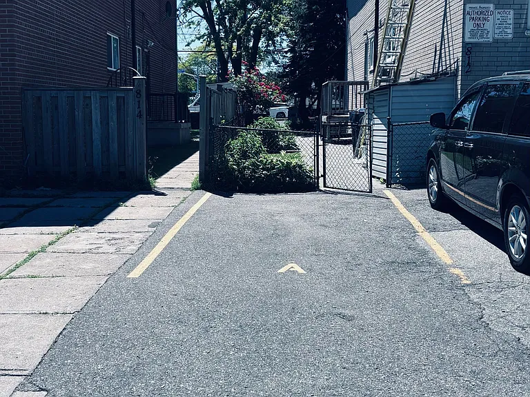 812 Ellesmere Rd #A — Photo 20