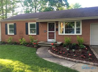 828 Cherry Ln, Waterville, OH 43566