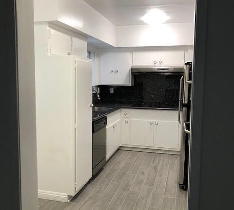 3rd image of 1841 N Fuller Ave APT 204