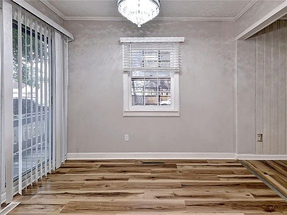 5th image of 461 Dare Ave