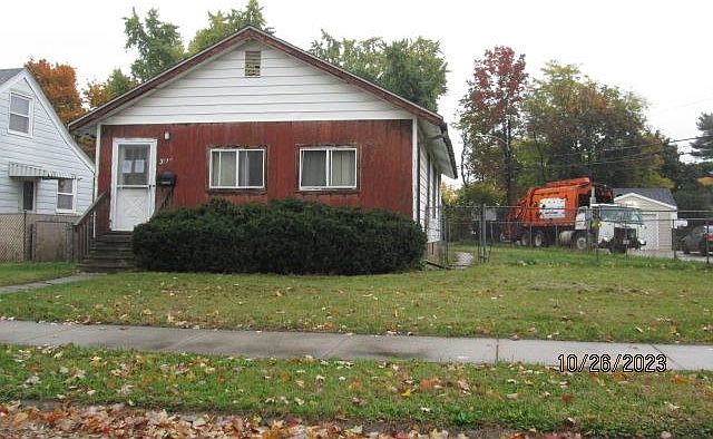 1st image of 3115 Blackstone Ave