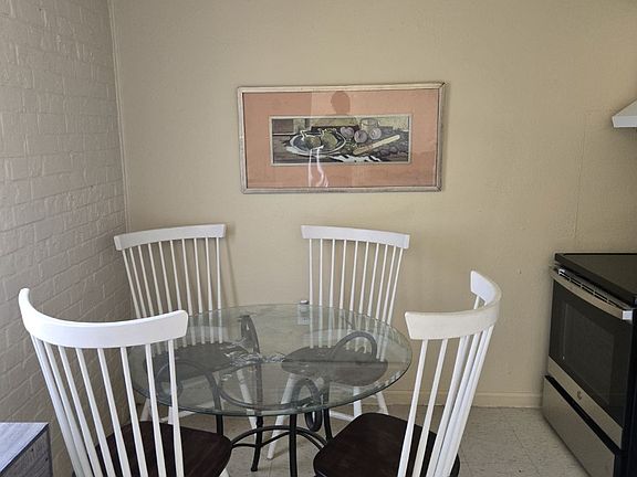 2nd image of 2426 Convention St #110